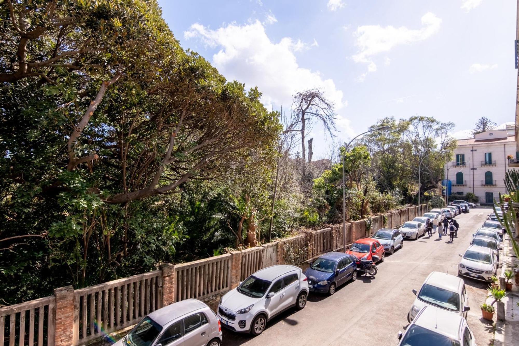 La Dimora Del Conte, Immersa Nel Verde In Centro Citta Palermo Luaran gambar